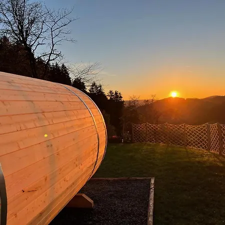 Mit Whirlpool Und Fass Sauna Im Schwarzwald شقة *