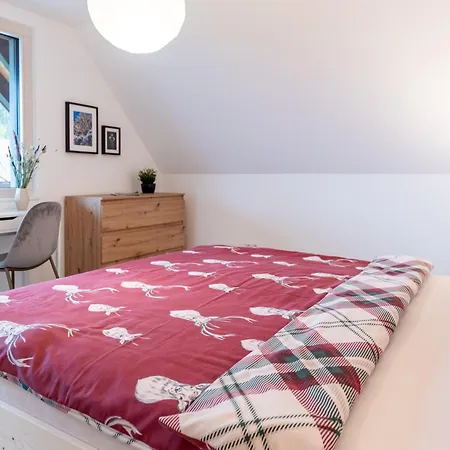 Mit Whirlpool Und Fass Sauna Im Schwarzwald شقة هاوزاخ